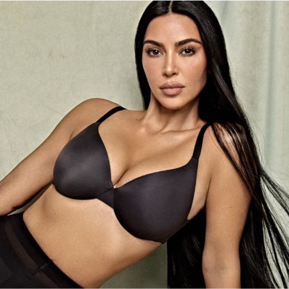 SKIMS Smoothing Full Coverage Lined Bra in  Onyx 32DD
